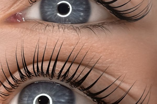 Rehaussement de cils & Soin profond